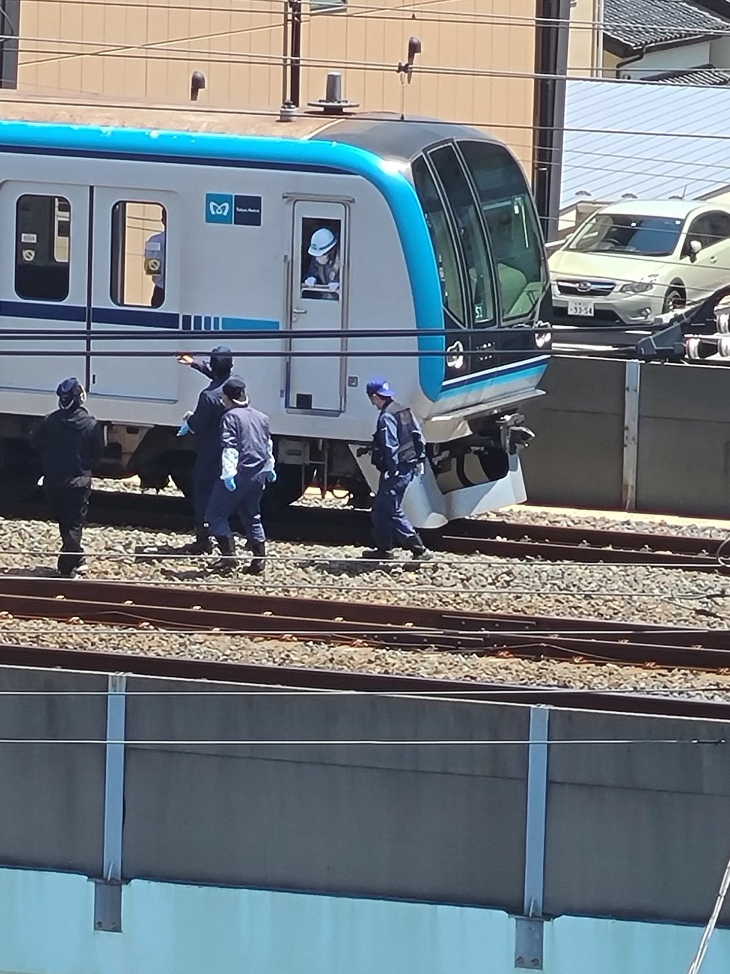 東京メトロ東西線 妙典駅で人身事故 駅員さんや警察官などの持ち物を見る限り バラバラな予感 飛び込みか 忍者猫 ブログ